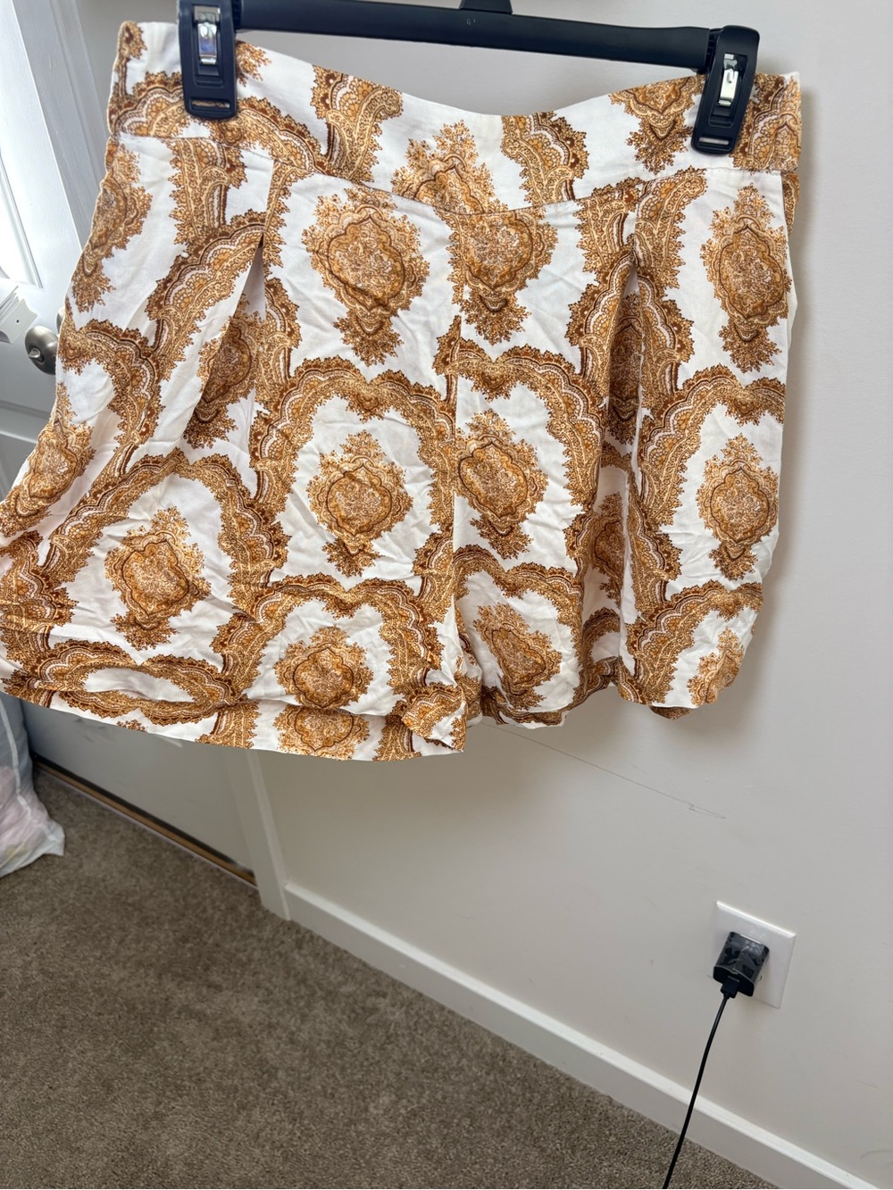 H&M White and Brown High-Waist Printed Shorts - Picture 2 of 3